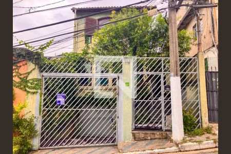 Fachada de casa à venda com 3 quartos, 250m² em Jardim Record, São Paulo