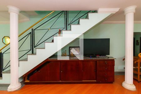 Sala de casa à venda com 3 quartos, 250m² em Jardim Record, São Paulo