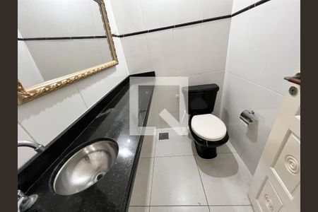 Lavabo de casa de condomínio para alugar com 4 quartos, 254m² em Taquara, Rio de Janeiro