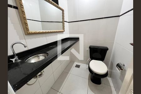 Lavabo de casa de condomínio para alugar com 4 quartos, 254m² em Taquara, Rio de Janeiro