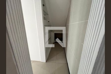 Circulação de casa de condomínio para alugar com 4 quartos, 254m² em Taquara, Rio de Janeiro