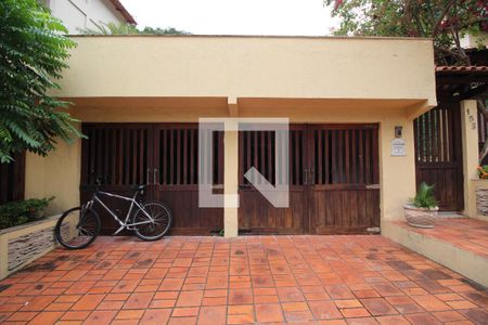 Garagem de casa de condomínio à venda com 4 quartos, 428m² em Taquara, Rio de Janeiro