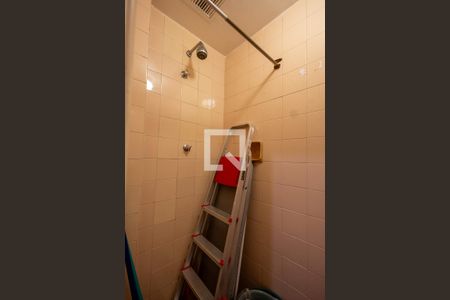 Banheiro de Serviço de apartamento para alugar com 2 quartos, 77m² em Grajaú, Rio de Janeiro