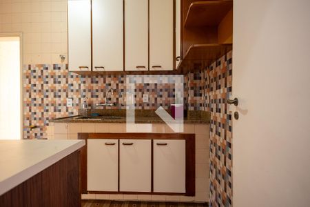 Cozinha de apartamento para alugar com 2 quartos, 77m² em Grajaú, Rio de Janeiro