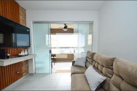 Sala de estar de apartamento para alugar com 2 quartos, 76m² em Serra, Belo Horizonte