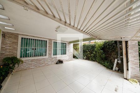 Garagem de casa à venda com 4 quartos, 232m² em Vila Antonieta, São Paulo