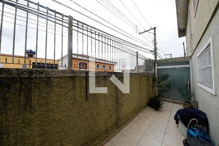Corredor externo de casa à venda com 4 quartos, 232m² em Vila Antonieta, São Paulo