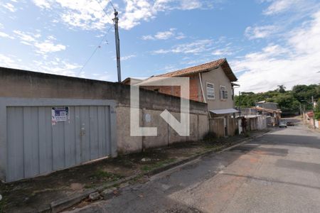 Fachada de casa à venda com 2 quartos, 170m² em Vila Copacabana, Belo Horizonte