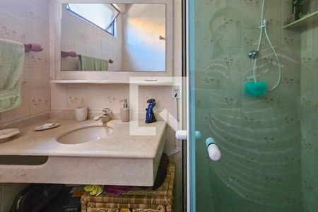 Banheiro de apartamento para alugar com 2 quartos, 75m² em Jardim Las Palmas, Guarujá