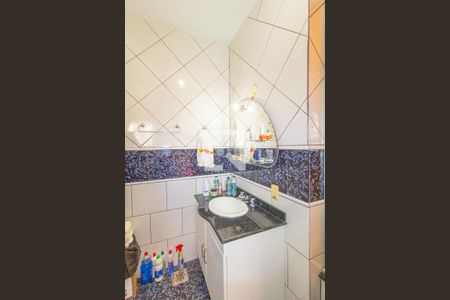 Banheiro da Suíte de casa à venda com 6 quartos, 410m² em São Luis, Canoas