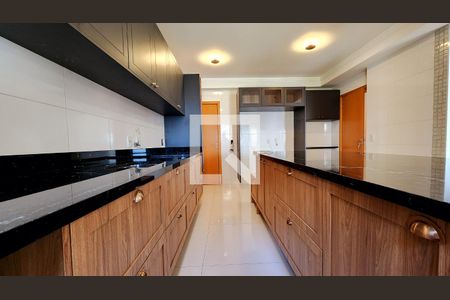 Cozinha de apartamento à venda com 3 quartos, 158m² em Jardim Messina, Jundiaí