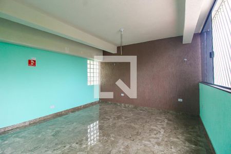 Varanda de casa à venda com 4 quartos, 300m² em Vila Campanela, São Paulo