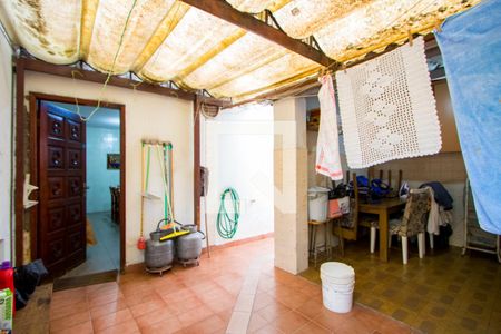 Quintal de casa à venda com 3 quartos, 250m² em Vila Scarpelli, Santo André