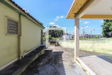 Quintal de casa para alugar com 2 quartos, 136m² em Comendador Soares, Nova Iguaçu