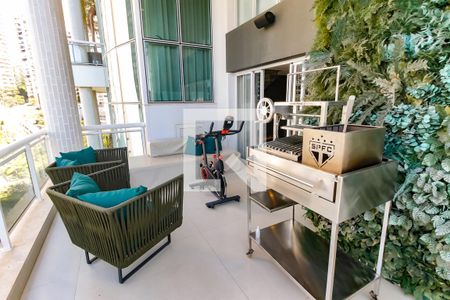Varanda da Sala de apartamento à venda com 2 quartos, 214m² em Jardim Fonte do Morumbi, São Paulo