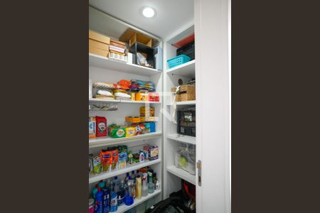 Despensa de apartamento à venda com 4 quartos, 137m² em Vila Gumercindo, São Paulo