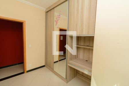 Quarto 1 de casa para alugar com 3 quartos, 264m² em Europa, Contagem