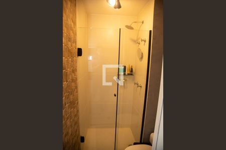 Banheiro de kitnet/studio para alugar com 1 quarto, 20m² em Jardim das Acacias, São Paulo