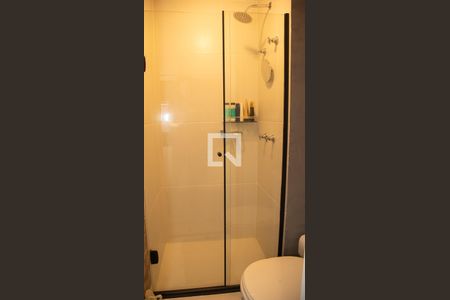 Banheiro de kitnet/studio para alugar com 1 quarto, 20m² em Jardim das Acacias, São Paulo