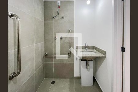 Banheiro de kitnet/studio para alugar com 1 quarto, 25m² em Butantã, São Paulo