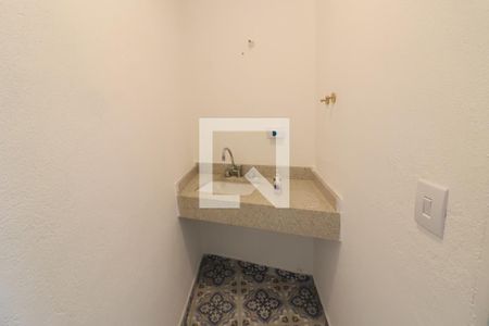 Banheiro de casa para alugar com 1 quarto, 70m² em Presidente Altino, Osasco