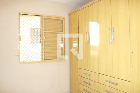 Quarto 2 de apartamento para alugar com 2 quartos, 44m² em Jardim Cristal, São Paulo