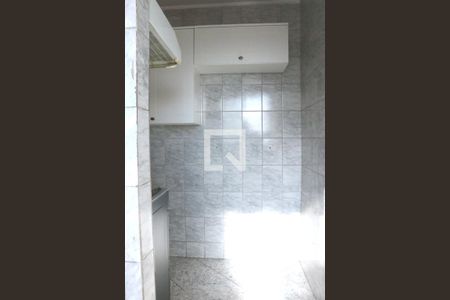 Cozinha. de apartamento para alugar com 2 quartos, 44m² em Jardim Cristal, São Paulo