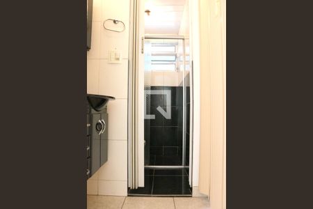 Banheiro. de apartamento para alugar com 2 quartos, 44m² em Jardim Cristal, São Paulo