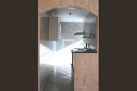 Cozinha. de apartamento para alugar com 2 quartos, 44m² em Jardim Cristal, São Paulo