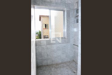 Área de serviço. de apartamento para alugar com 2 quartos, 44m² em Jardim Cristal, São Paulo