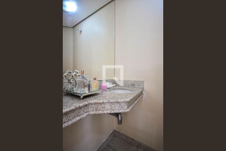 Lavabo de apartamento à venda com 4 quartos, 200m² em Vila Suzana, São Paulo