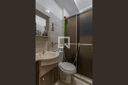 Banheiro de apartamento à venda com 2 quartos, 36m² em Rubem Berta, Porto Alegre