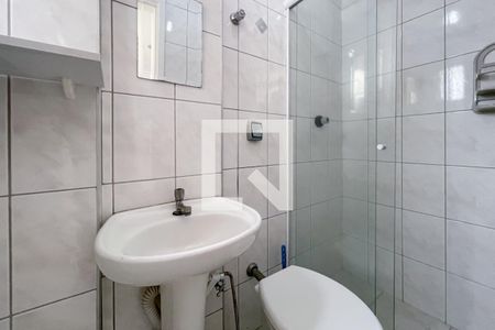 Banheiro de serviço de apartamento para alugar com 3 quartos, 93m² em Baeta Neves, São Bernardo do Campo