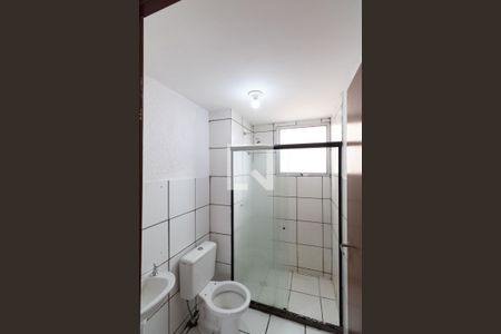 Banheiro de casa para alugar com 2 quartos, 44m² em Cosmos, Rio de Janeiro