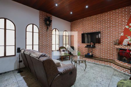 Sala de estar de casa à venda com 4 quartos, 320m² em Carandiru, São Paulo