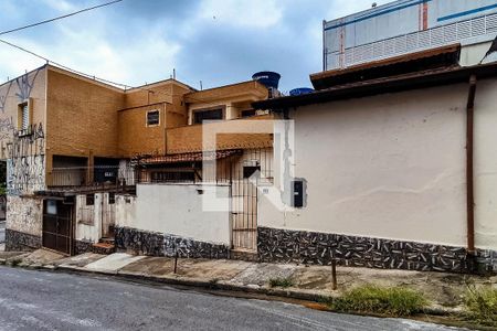 Fachada de casa à venda com 4 quartos, 209m² em Vila das Merces, São Paulo