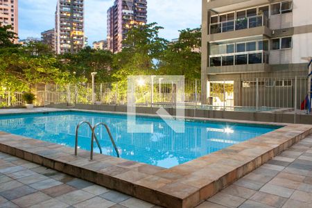 Apartamento à venda com 130m², 1 quarto e 1 vagaÁrea comum - Piscina