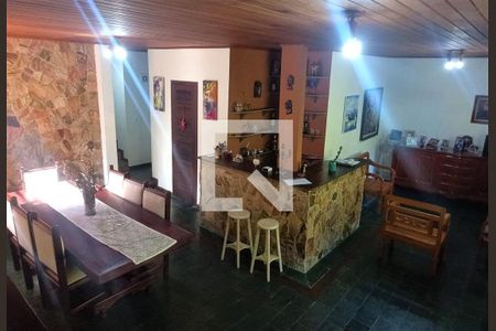 Casa à venda com 3 quartos, 187m² em Itaipu, Niterói