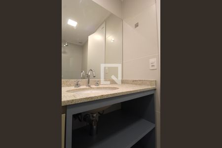 Banheiro Social de apartamento para alugar com 2 quartos, 54m² em Indianópolis, São Paulo