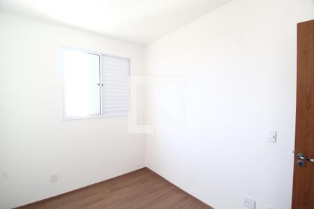 Quarto 1 de apartamento para alugar com 2 quartos, 55m² em Jardim Sul, Uberlândia