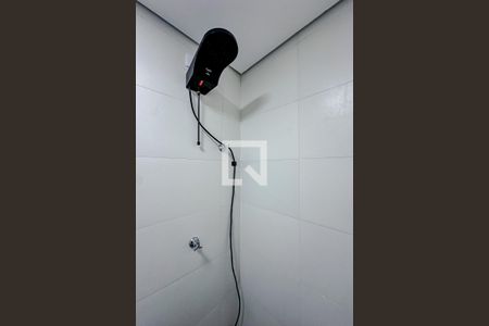 Banheiro de kitnet/studio para alugar com 1 quarto, 28m² em Cambuci, São Paulo
