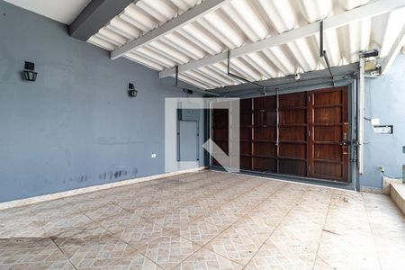 Garagem de casa à venda com 4 quartos, 170m² em Vila Liviero, São Paulo