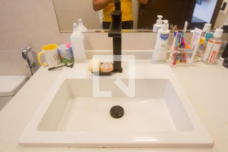Pia de casa à venda com 8 quartos, 1200m² em Chácara Monte Alegre, São Paulo