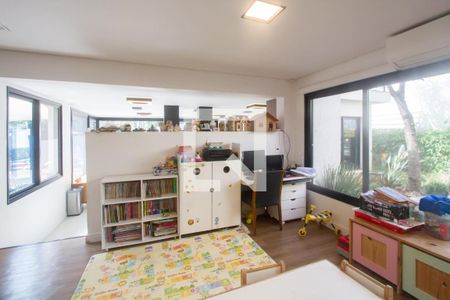 Sala de casa à venda com 8 quartos, 1200m² em Chácara Monte Alegre, São Paulo