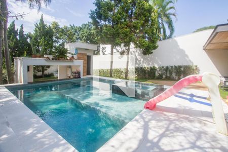Piscina de casa à venda com 8 quartos, 1200m² em Chácara Monte Alegre, São Paulo