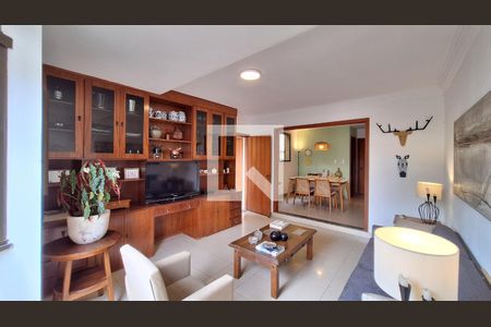 Sala de casa à venda com 3 quartos, 300m² em Vila Ipojuca, São Paulo