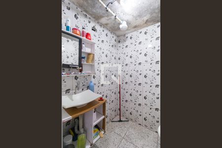 Banheiro de casa à venda com 4 quartos, 120m² em Padroeira, Osasco