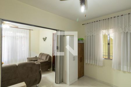 Sala de casa à venda com 3 quartos, 251m² em Vila Mesquita, São Paulo