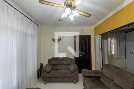 Sala de casa à venda com 3 quartos, 251m² em Vila Mesquita, São Paulo