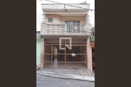 Fachada de casa à venda com 5 quartos, 220m² em Jardim São Domingos, Guarulhos